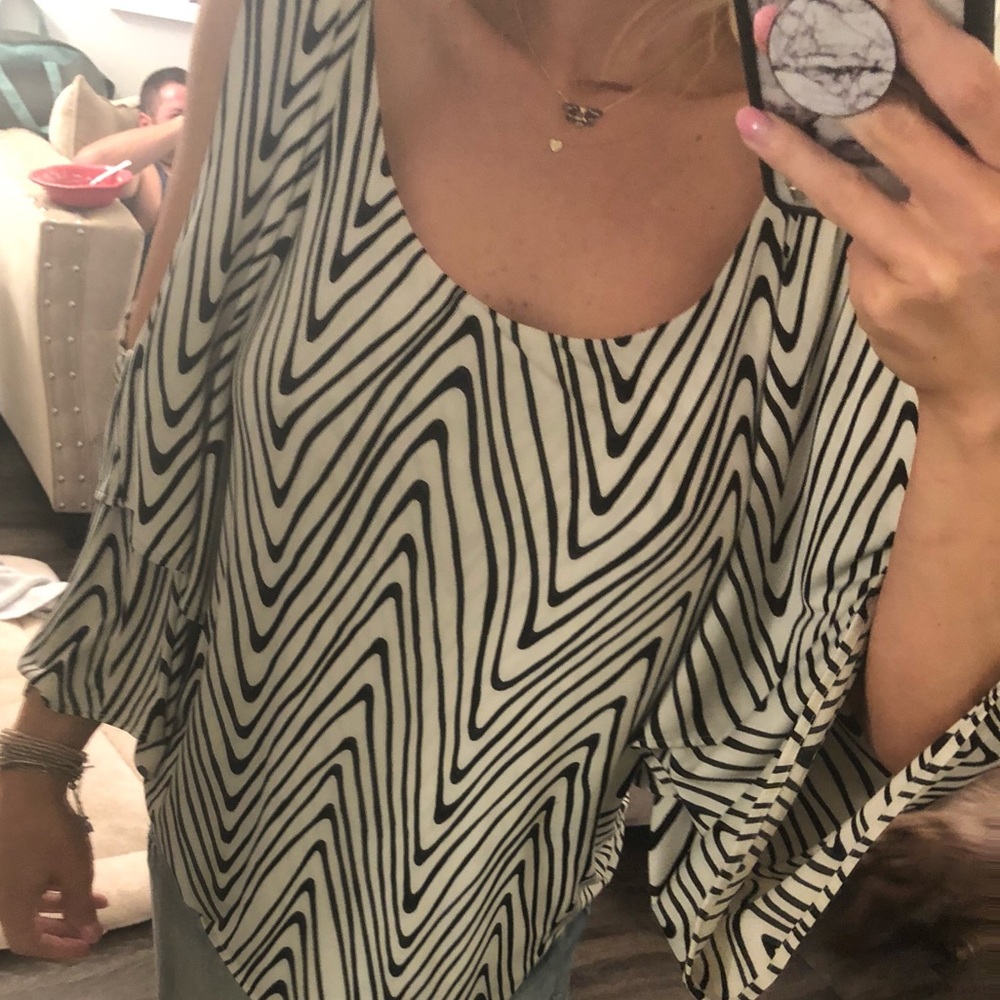 Black/White Pattern Cold Shoulder Top - image 2